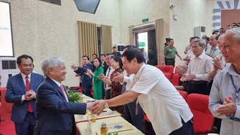 ប្រធាន Do Van Chien បានចូលរួមមហាសន្និបាតលើកទី ១៦ នៃរណសិរ្សមាតុភូមិវៀតណាមខេត្ត Thai Nguyen។
