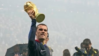 Griezmann bất ngờ từ giã đội tuyển Pháp, gánh nặng ‘kỷ nguyên mới’ đè lên vai Mbappe