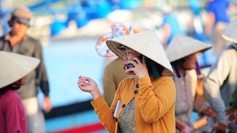 Tắt sóng 2G, chặn nguồn điện thoại lậu và đưa người dân lên môi trường số