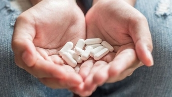 Suy tim, suy thận vì lạm dụng thuốc giảm đau