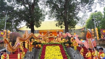 Dâng hương khai Xuân tại Hoàng thành Thăng Long