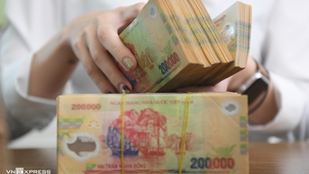 Trường học rụt rè kêu gọi phụ huynh đóng góp