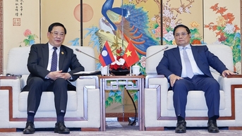 ជំនួប​ជាមួយ​មេដឹកនាំ​ឡាវ និង​កម្ពុជា នាយក​រដ្ឋមន្ត្រី​បាន​ស្នើ​ជំរុញ​ការតភ្ជាប់​ចរាចរណ៍