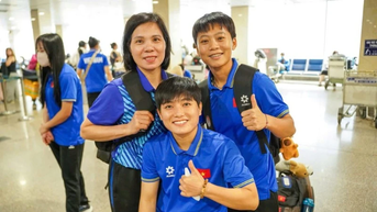 [Ảnh] Đội tuyển futsal nữ Việt Nam lên đường sang Myanmar tham dự vòng loại châu Á 2025
