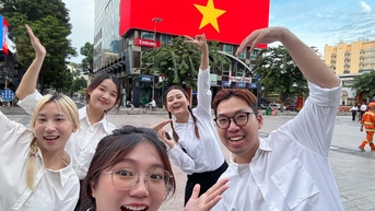 Chiến dịch 'Hướng về lá cờ Tổ quốc' khơi dậy tình yêu nước của người trẻ