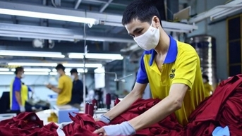 Chi phí đầu vào liên tục tăng, doanh nghiệp dệt may xoay sở ra sao?