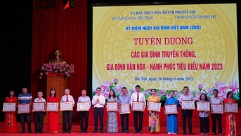 Tổ chức lễ tuyên dương Gia đình văn hóa Thủ đô tiêu biểu