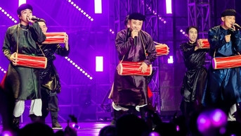 Vì sao trống cơm, đàn bầu gây sốt ở show "Anh trai vượt ngàn chông gai"?