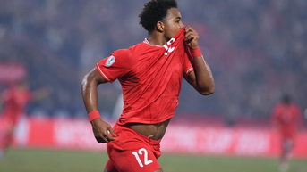 Nguyễn Xuân Son lọt top 8 thế giới, vượt qua Messi, Mbappe về ghi bàn