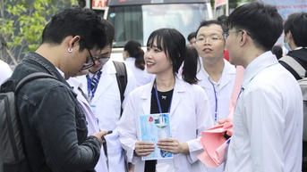 143 bác sĩ được tuyển dụng tại TP.HCM trong ngày hội việc làm lần 2