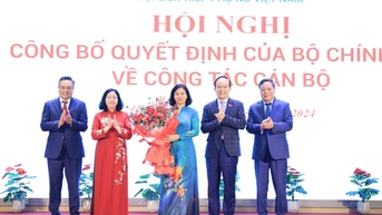 Đồng chí Nguyễn Thị Tuyến giữ chức Chủ tịch Trung ương Hội Liên hiệp phụ nữ Việt Nam