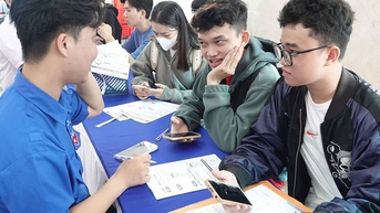 Vì sao nhiều trường ĐH dừng xét học bạ năm 2025?