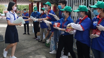 Đề nghị giữ tiếng Anh làm môn thi thứ 3