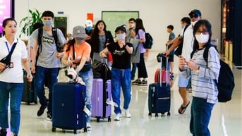 Giá vé máy bay Tết tăng, làm khó du lịch nội địa hút khách