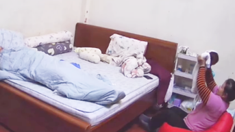 Công an xác minh vụ nghi bảo mẫu bạo hành bé trai hơn 1 tháng tuổi ở Hà Nội