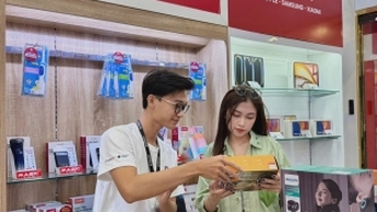 Kinh doanh đa ngành nghề, xu hướng mới đối với doanh nghiệp bán lẻ smartphone