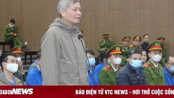 Cựu Thứ trưởng KH&CN khai nhận quà của Việt Á vì nghĩ là 'cành đào Tết'
