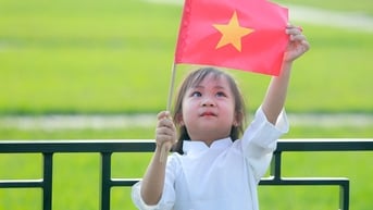Hưởng ứng chiến dịch “Hướng về lá cờ Tổ quốc”