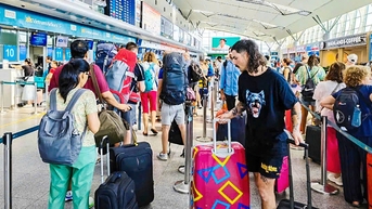 Mở lối đi ưu tiên thu phí ở sân bay Đà Nẵng, ai cũng ưu tiên rồi biết ưu tiên ai?