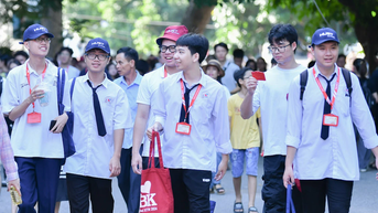 Phổ điểm năm 2024 của 5 tổ hợp tuyển sinh đại học phổ biến