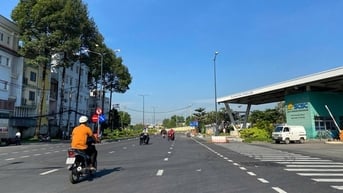 Đường trăm tỷ cạnh sân bay Tân Sơn Nhất tạm thông xe vẫn vắng hoe vì dân... chưa biết