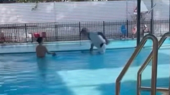 Nguyên nhân người đàn ông dìm đầu bé trai xuống bể bơi ở Tây Hồ