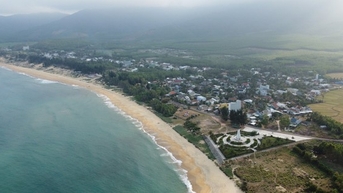 ផែនការផ្លាស់ប្តូរទីតាំងភូមិទាំងមូលដើម្បីធ្វើផ្លូវសម្រាប់គម្រោងដែក