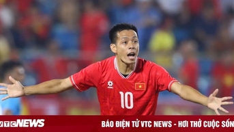 CĐV Indonesia gọi Văn Quyết là 'huyền thoại'