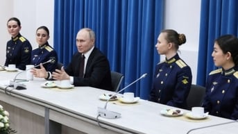 Ông Putin ca ngợi máy bay ‘Thiên nga trắng" Tu-160M ‘hoàn hảo, độc nhất vô nhị’, Ukraine phản đối Nga dự thượng đỉnh hòa bình