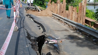 Bộ Giao thông nói gì vụ sạt lở hơn 40m quốc lộ ở Cần Thơ?