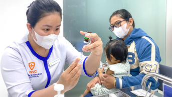 VNVC chủ lực tiêm nhiều vắc-xin sởi nhất trong ngày đầu tham gia chiến dịch của TP.HCM