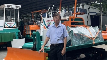 Kỹ sư cơ khí một đời say mê sáng tạo máy cuộn rơm