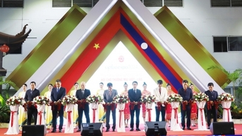 Việt Nam-Lào tăng cường thúc đẩy thương mại