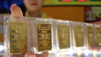 Giá vàng lại ‘cắm đầu’
