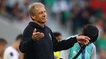 HLV Klinsmann ca ngợi bản thân trên báo chí Đức, khán giả Hàn Quốc phẫn nộ
