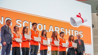 Trường Đại học Việt Đức trao hơn 8 tỉ đồng học bổng cho sinh viên xuất sắc