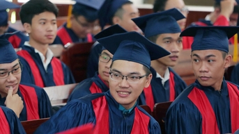 Thu hút sinh viên giỏi nhưng lương khởi điểm không đủ mua cặp vé xem ca nhạc