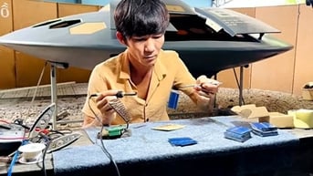 Kiên Giang: Đam mê thiên văn, thanh niên chế tạo đĩa bay như UFO lướt sóng 50km/h