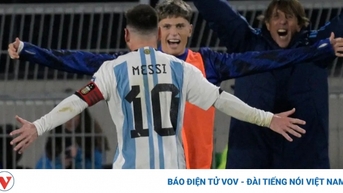 Messi sát cánh cùng sao trẻ MU