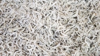 Loại cá mờm cơm bé tí ti xưa ít ai để ý, nay là đặc sản quý, rất giàu canxi, già tới trẻ ai cũng mê