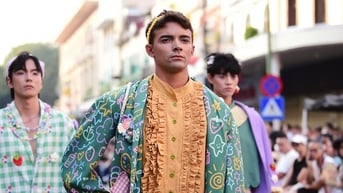 Mãn nhãn với show thời trang ở phố đi bộ Tràng Tiền