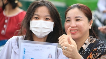Ngữ văn, địa lý tăng điểm giỏi