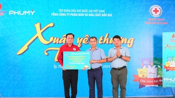 'Xuân yêu thương, Tết sẻ chia' đến với những hoàn cảnh khó khăn