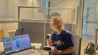 និស្សិតស្រី Fulbright នៅសាកលវិទ្យាល័យកំពូលក្នុងប្រទេសសិង្ហបុរី៖ នៅតែប្រកាន់ពូជសាសន៍លើស្ត្រីក្នុងឧស្សាហកម្មបច្ចេកវិទ្យា