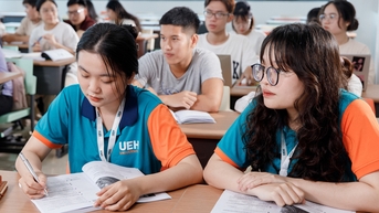 Đại học Kinh tế TP.HCM dành 1 tỉ đồng hỗ trợ sinh viên các tỉnh bị ảnh hưởng bão lũ