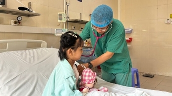 Hồi sinh sự sống diệu kỳ cho bé gái 7 tuổi bị suy tim giai đoạn cuối