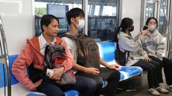 Một đại học sử dụng xe buýt nhanh kết nối metro phục vụ giảng viên, sinh viên
