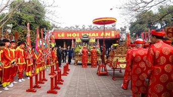 트란 사원 축제: 영웅적인 문화와 역사 유산을 발견하는 여정