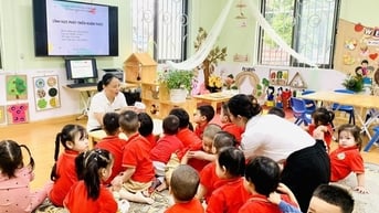 'Bà giáo' khó đứng lớp mầm non