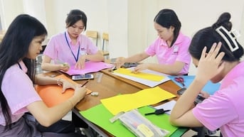 498 sinh viên sư phạm Trường đại học Sài Gòn nhận hỗ trợ 127 triệu đồng/người